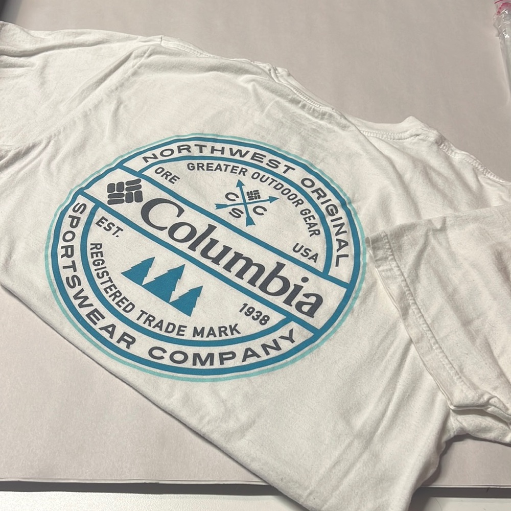 Columbia short sleeve t shirt